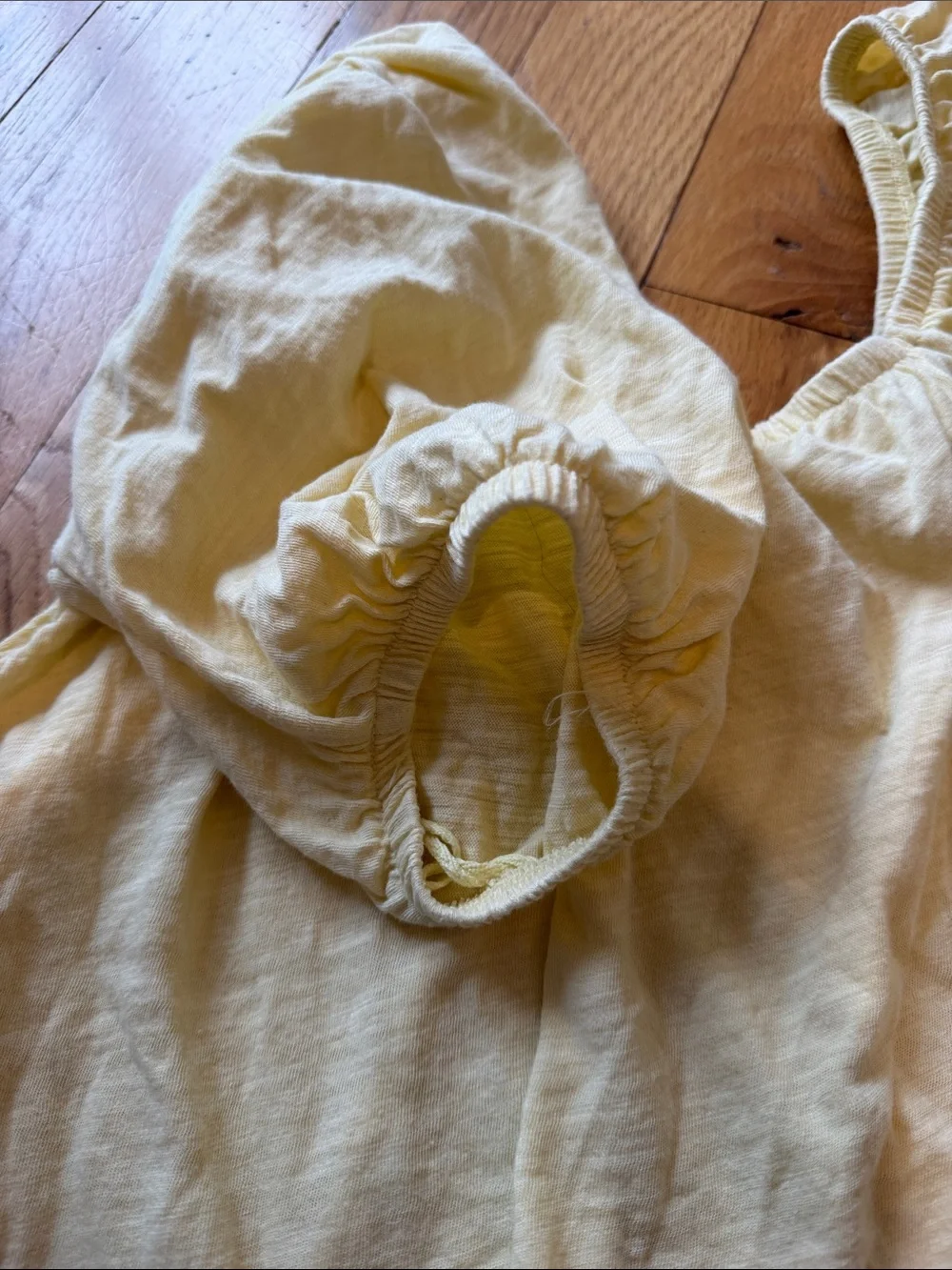 Old Navy Pale Yellow Square Neck Puff-Sleeve Top Size Small Tall - C1-323